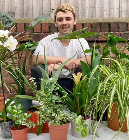 Manchester student starts &#8216;side hustle&#8217; selling houseplants to help improve peoples&#8217; mental health, The Manc