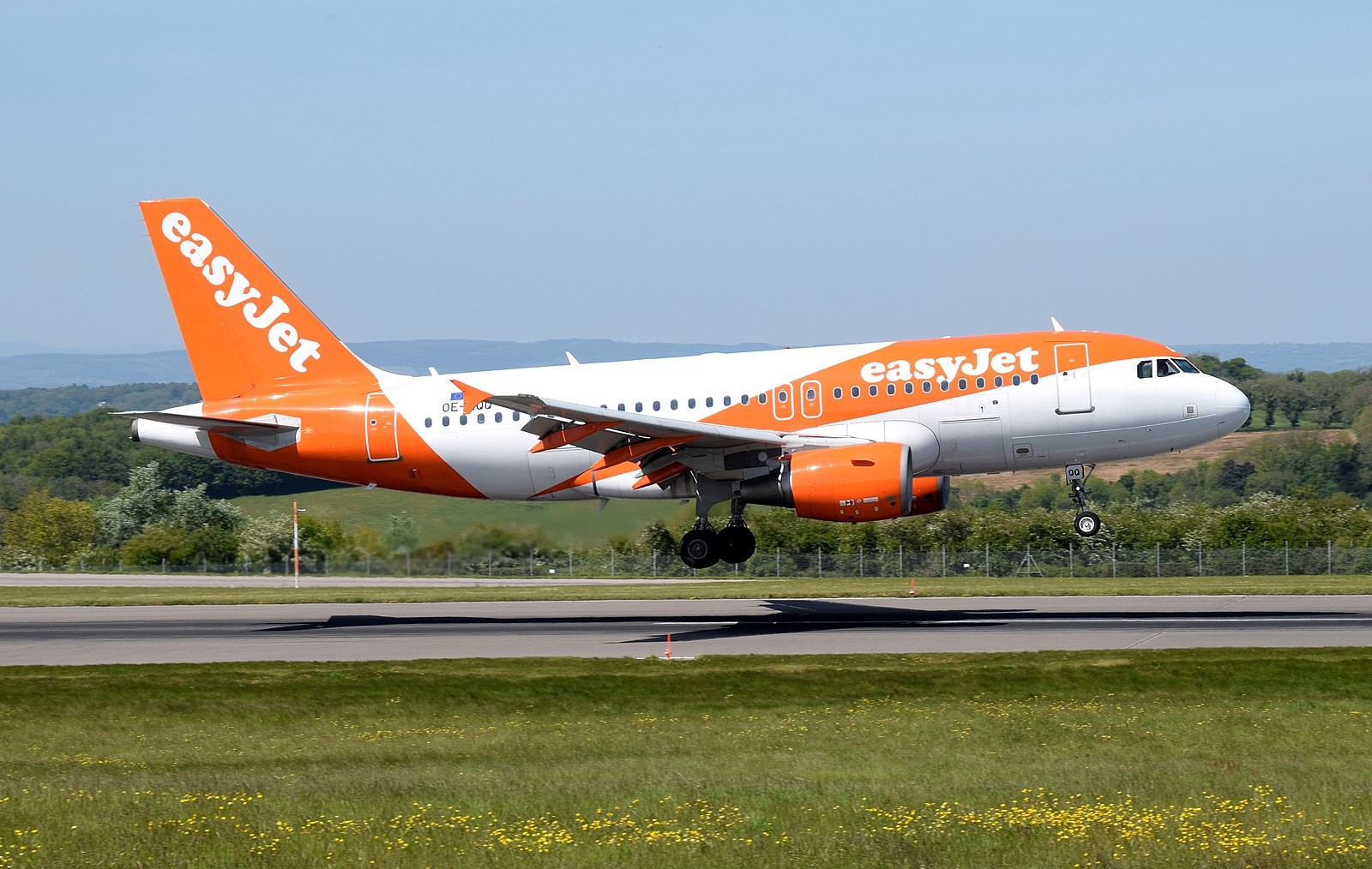 easyJet apologises for &#8216;failing&#8217; customers but says more flights will be cut this summer, The Manc