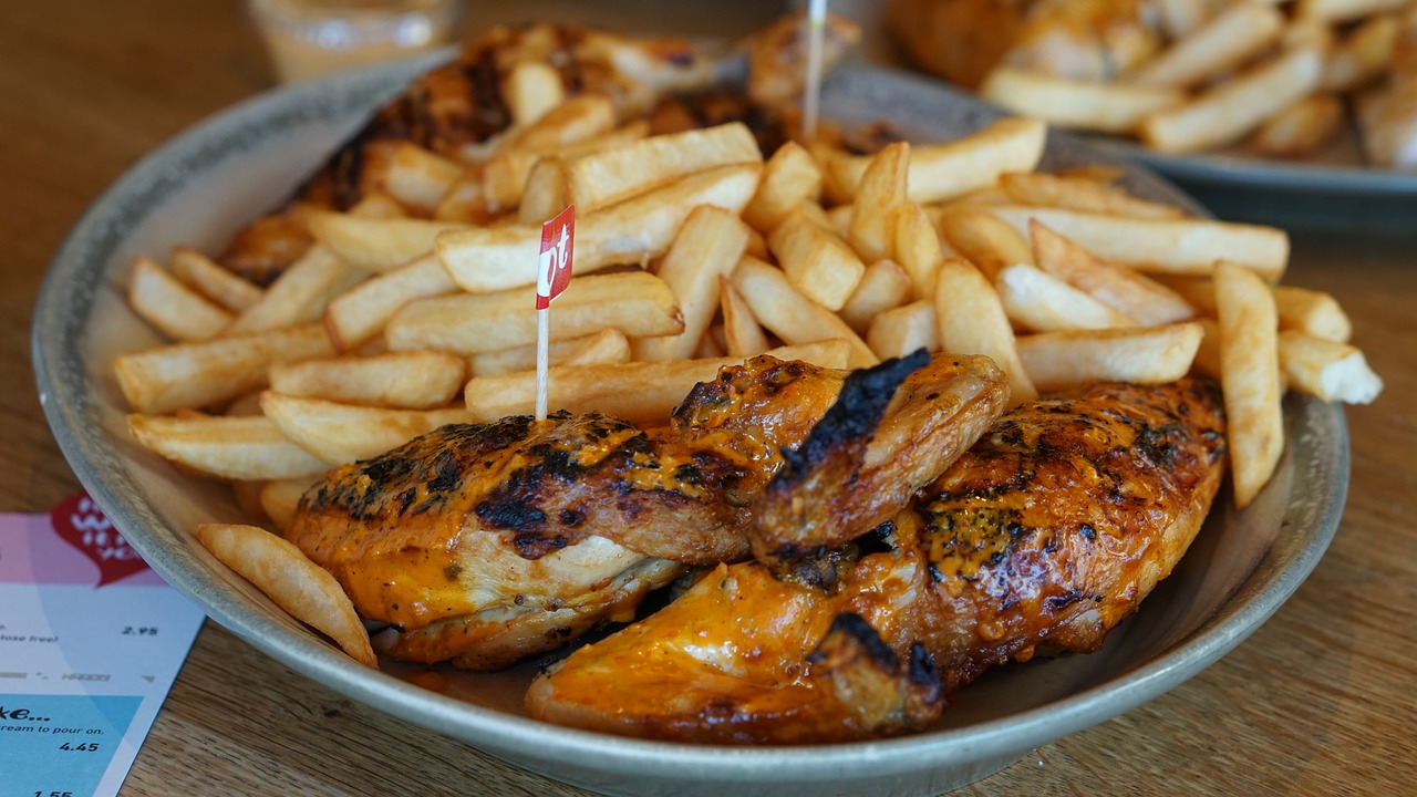 Nando’s, Maccies and other big restaurants slash prices from today as VAT temporarily falls to 5%, The Manc