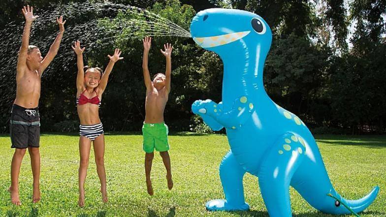 Asda is selling a huge 7ft dinosaur sprinkler just in time for this weekend&#8217;s sunshine, The Manc