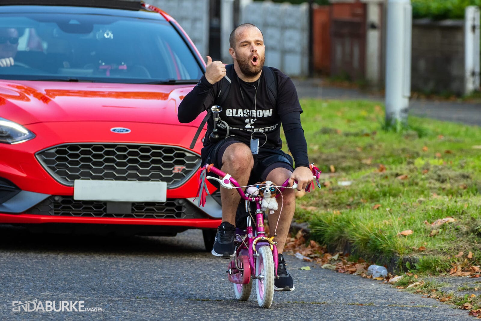 This is what it&#8217;s like to cycle from Glasgow to Manchester on a little pink bike, The Manc