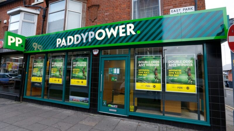 Paddy Power unveil window shopper tribute to Ed Woodward in Manchester ...