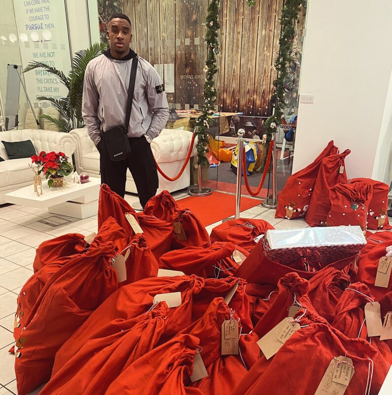 Manchester rapper Bugzy Malone donates sacks full of Christmas presents to &#8216;underprivileged children&#8217;, The Manc