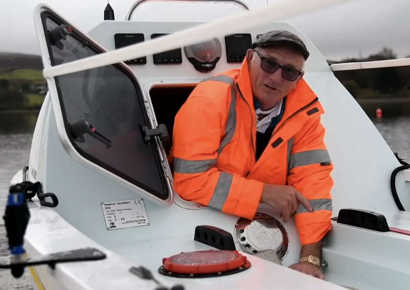 Oldham grandfather becomes oldest man to row 3 000 miles solo