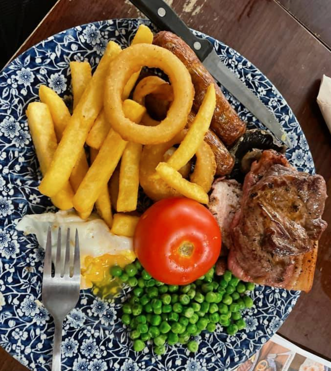 There&#8217;s a viral Facebook group where people share their Wetherspoons chips portions, The Manc