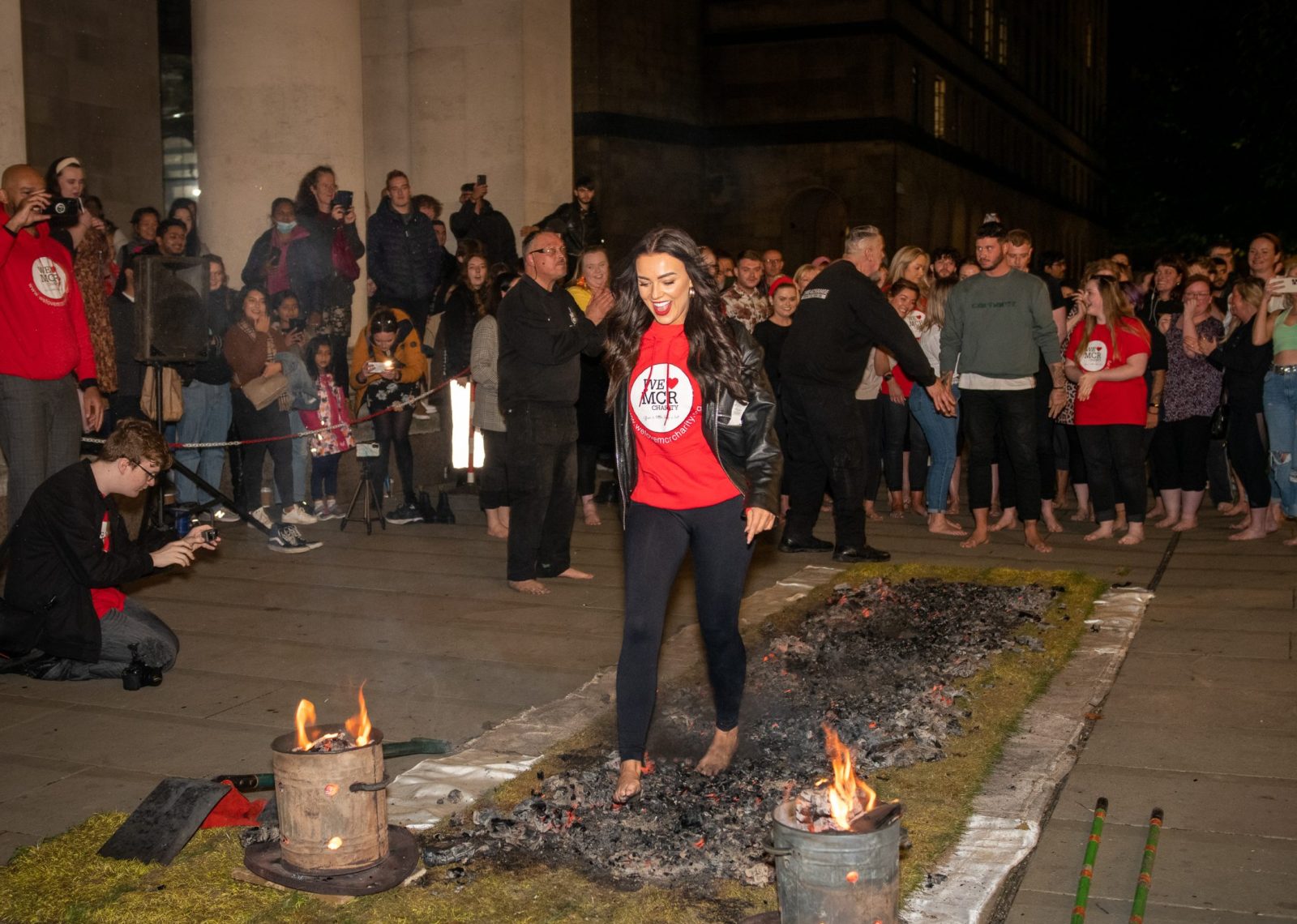 Here&#8217;s what happened when 50 fundraisers walked on fire in St Peter&#8217;s Square last night, The Manc