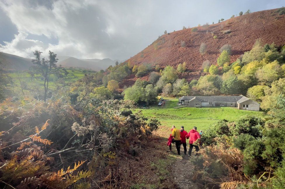 &#8216;Heroic&#8217; dogs save collapsed hiker in Lake District after he lost consciousness, The Manc
