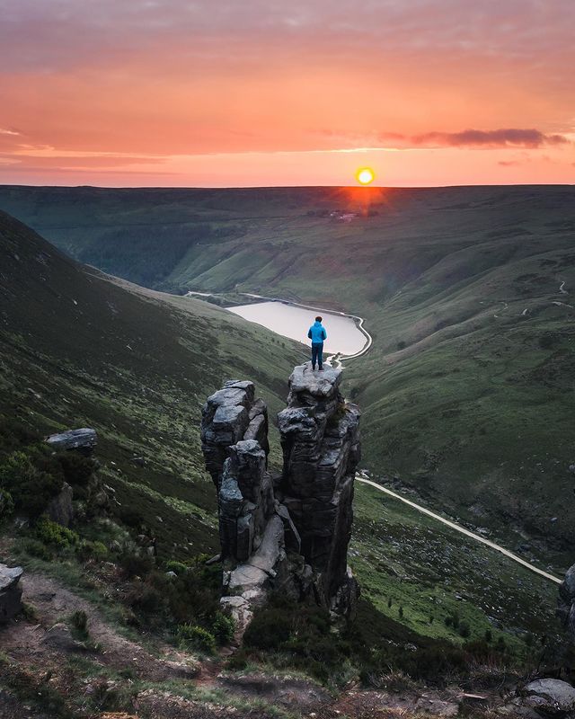 Warning issued to hikers after two people fall at &#8216;Instagrammable&#8217; Peak District beauty spot, The Manc