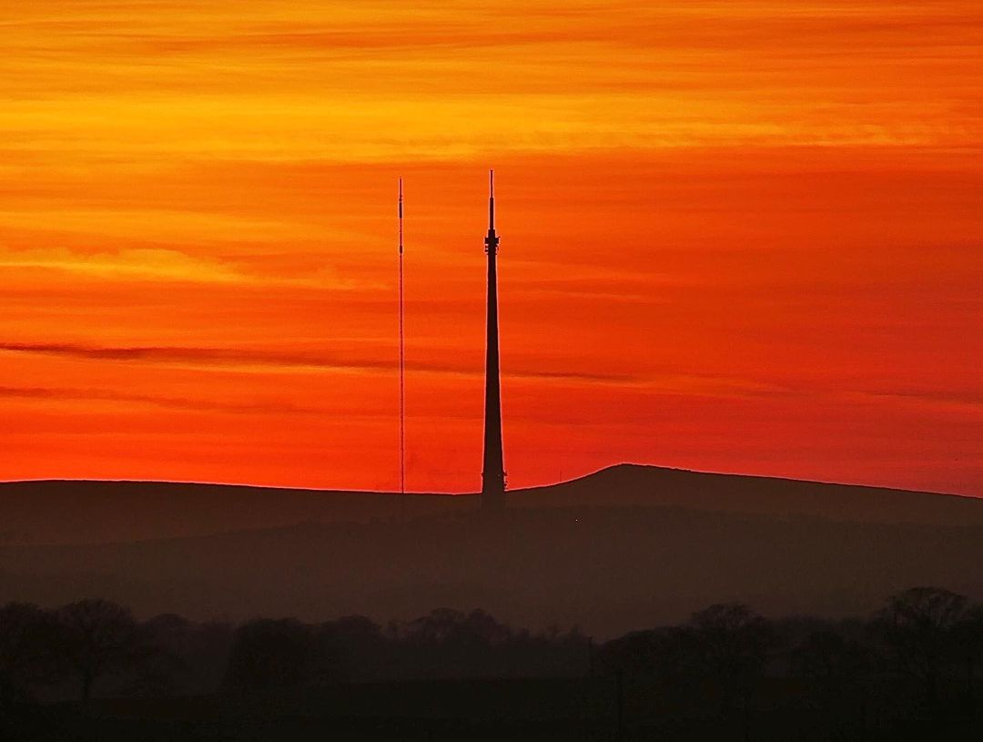 The jaw-dropping country walk that passes a tower taller than The Shard, The Manc