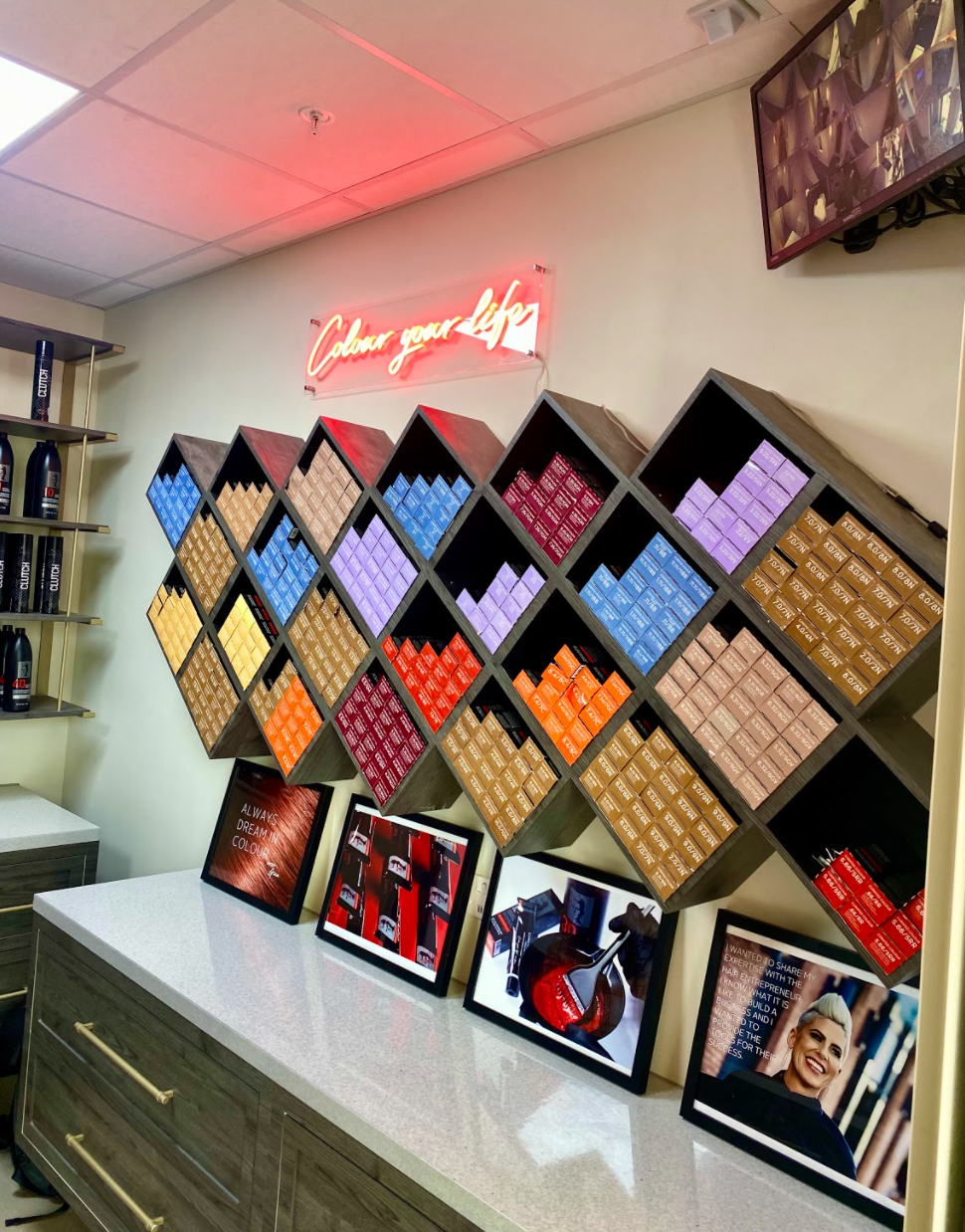 Manchester&#8217;s first hair and beauty &#8216;flexible workspace&#8217; is the only place in the UK to sell renowned US colour range, The Manc