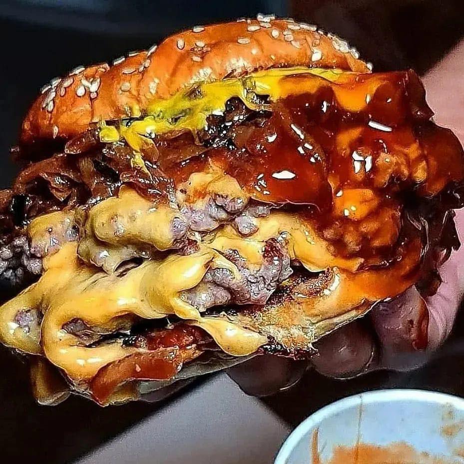 Manchester&#8217;s hip-hop-themed burger shop has returned to Stockport, The Manc