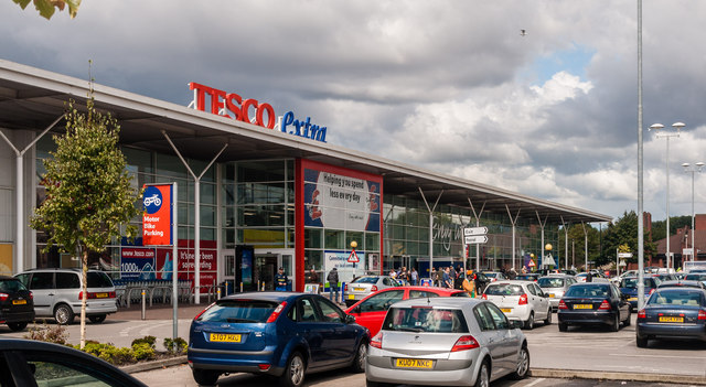 Over 100,000 sign pensioner&#8217;s petition to bring back tills at Tesco, The Manc