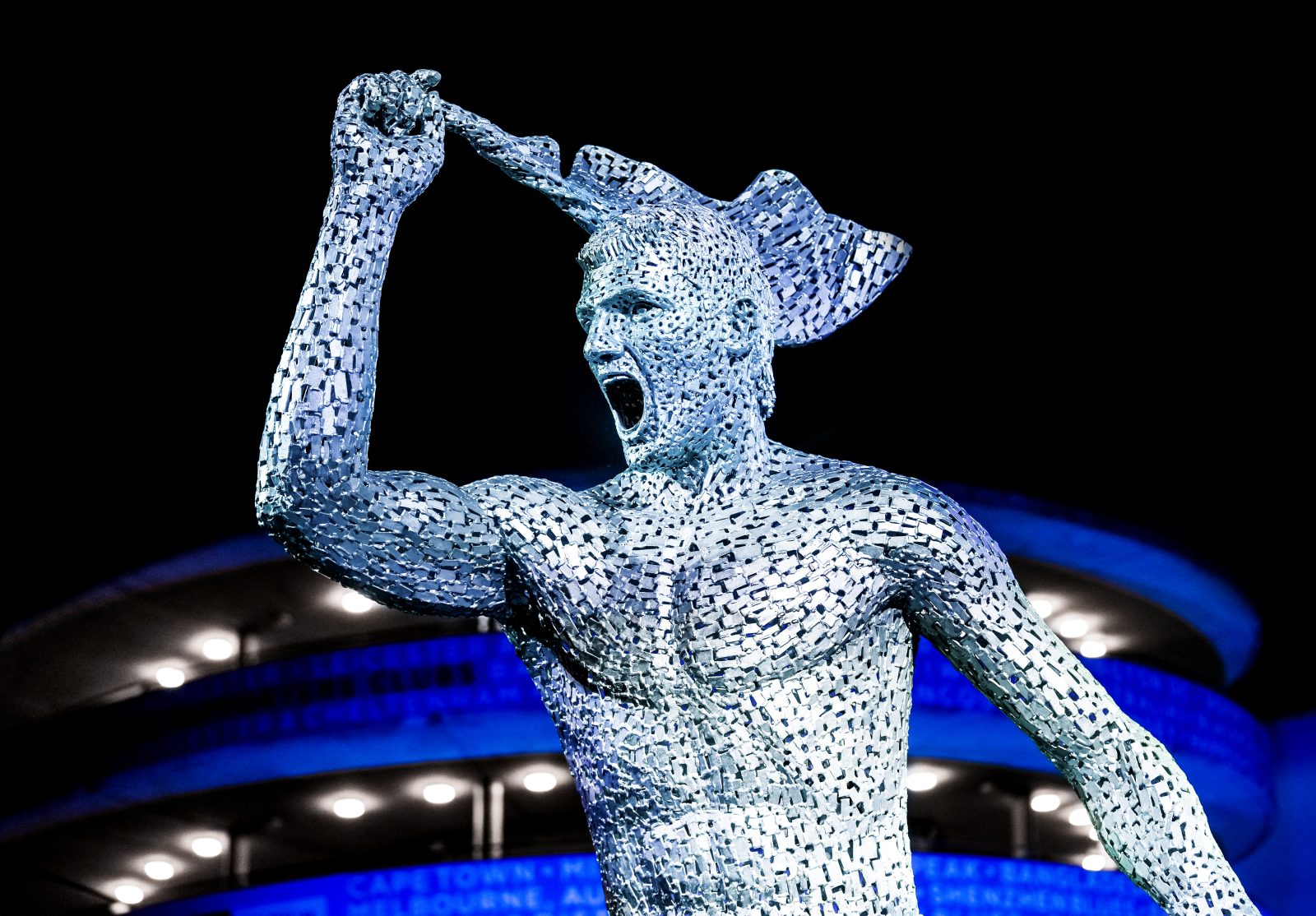 Enormous Sergio Aguero statue unveiled at Manchester City ground, The Manc