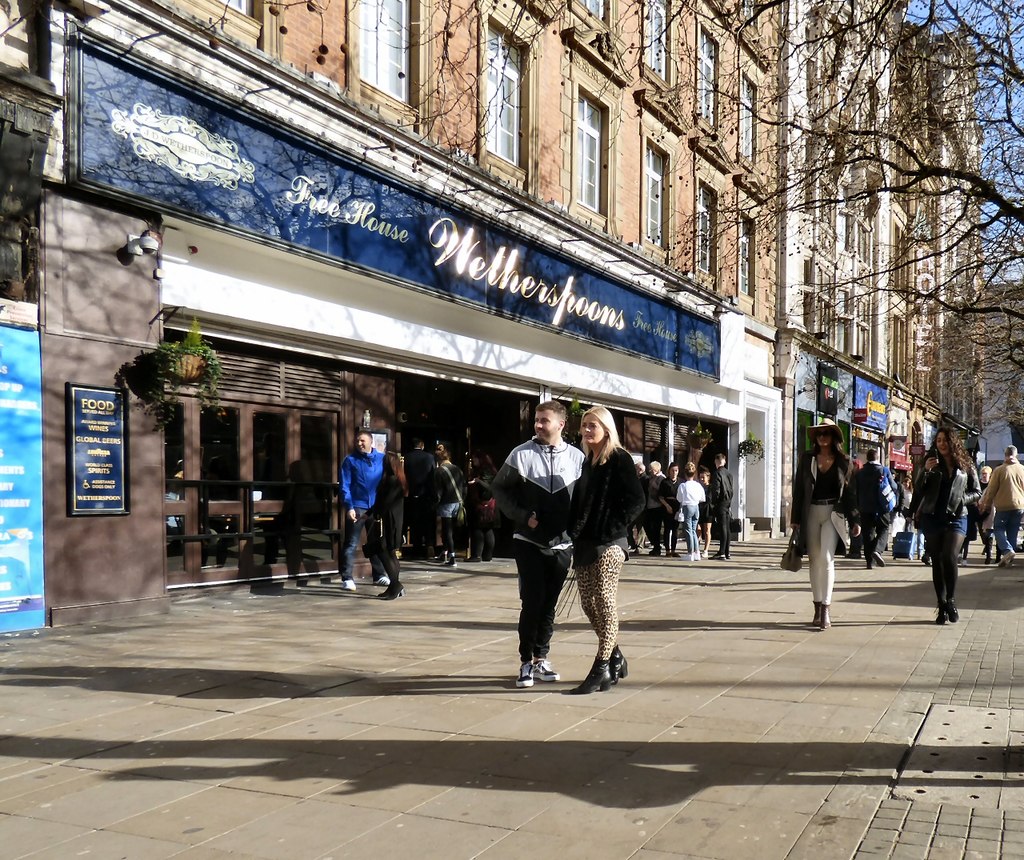 Wetherspoons to sell off 32 pubs amid rising bills and inflation