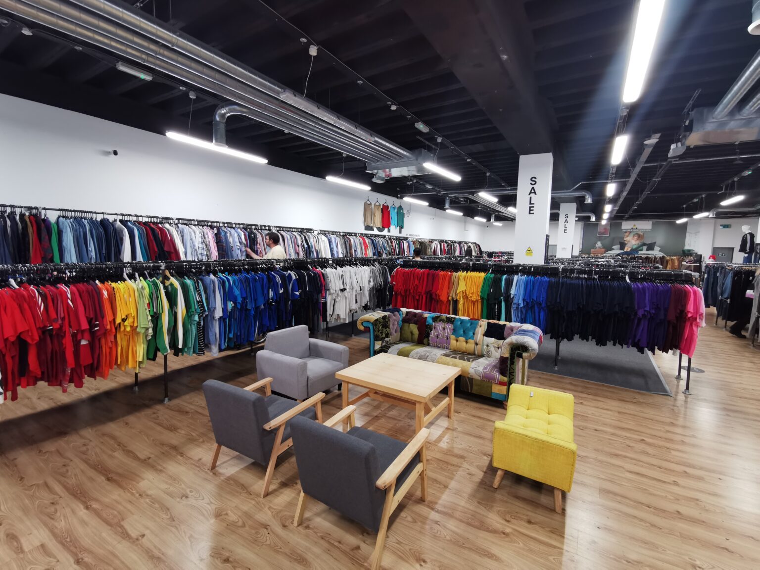 a-massive-second-hand-clothes-shop-has-opened-in-manchester