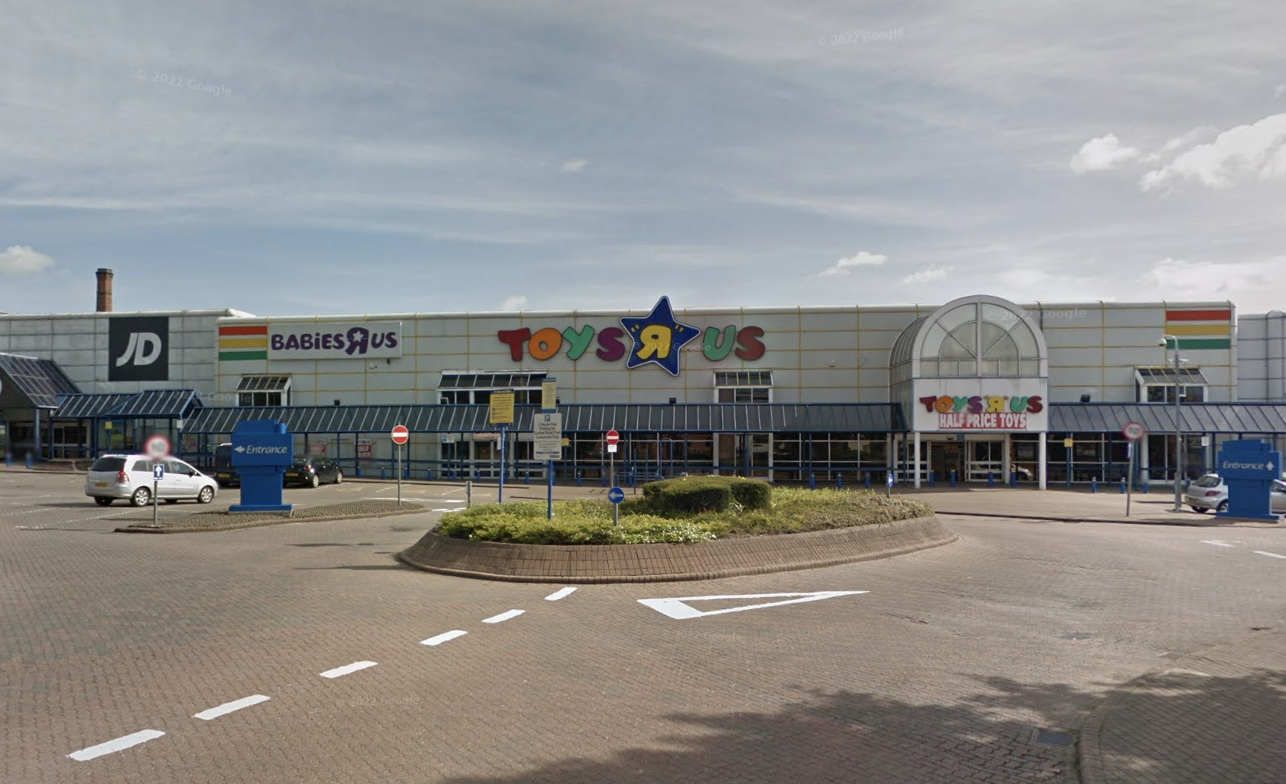 Toys r us store bolton