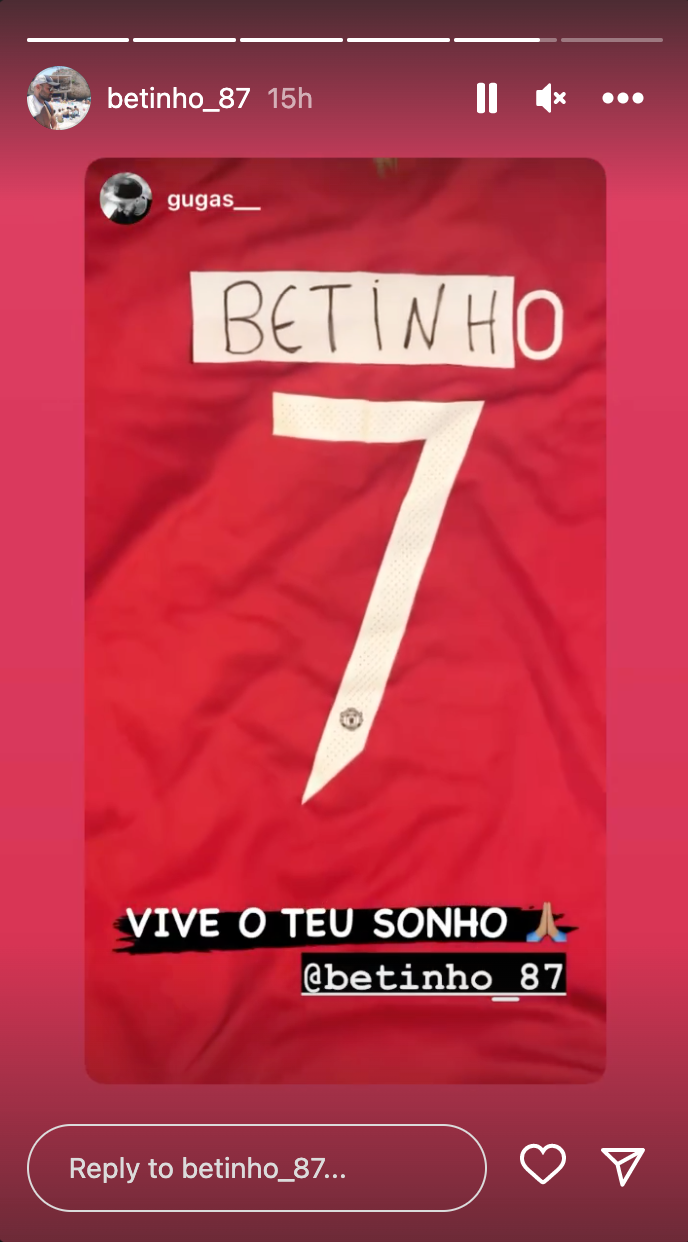 Betinho United shirt