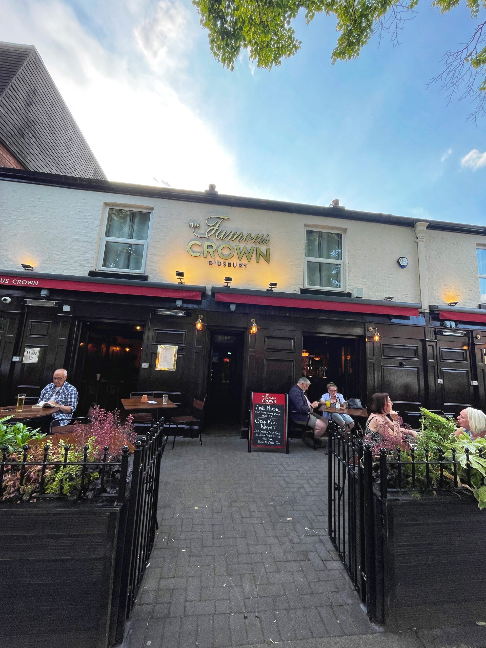 Didsbury Dozen pub crawl - The Famous Crown