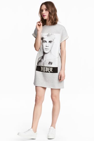 H&M clothing with Justin Bieber image