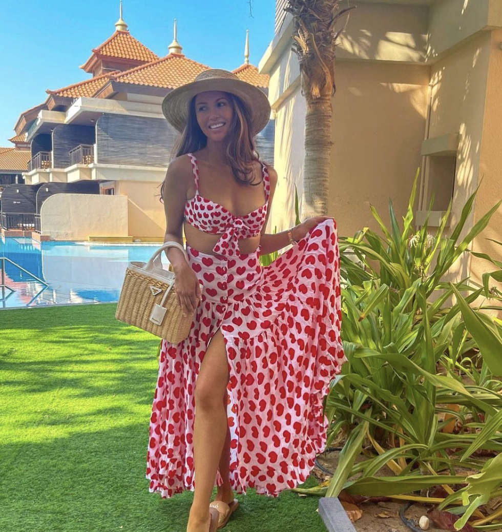 Pregnant Charlotte Dawson finds hilarious use for her baby bump as