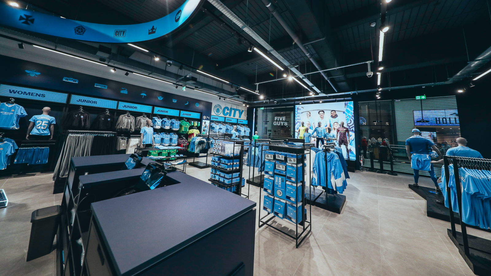 Manchester city shop store opening times