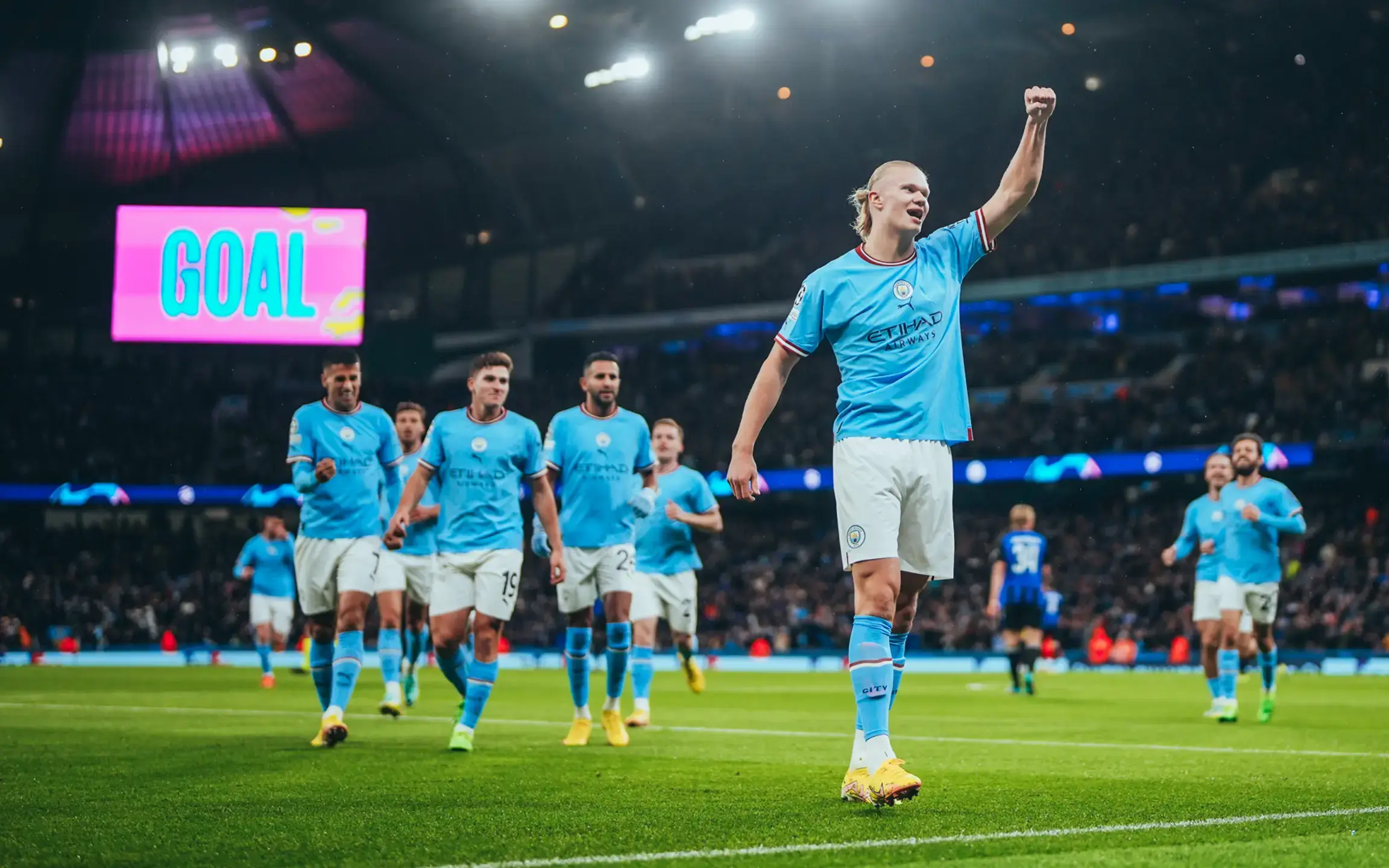 Manchester City preparing to play on artificial pitch in Champions