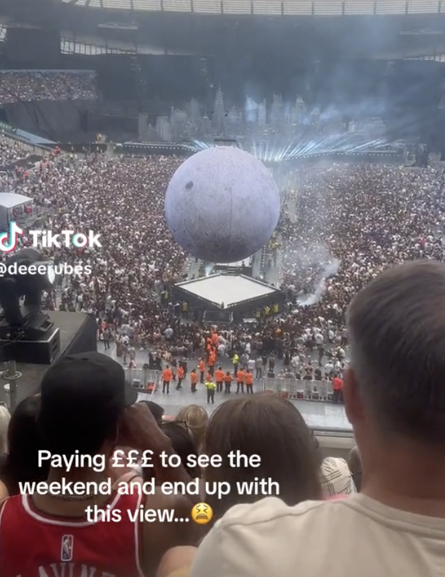 Will the moon obstruct my view? (I'm on the red dot). This is for the SoFi  Stadium I'm trying to get better seats but men, there expensive. :  r/TheWeeknd