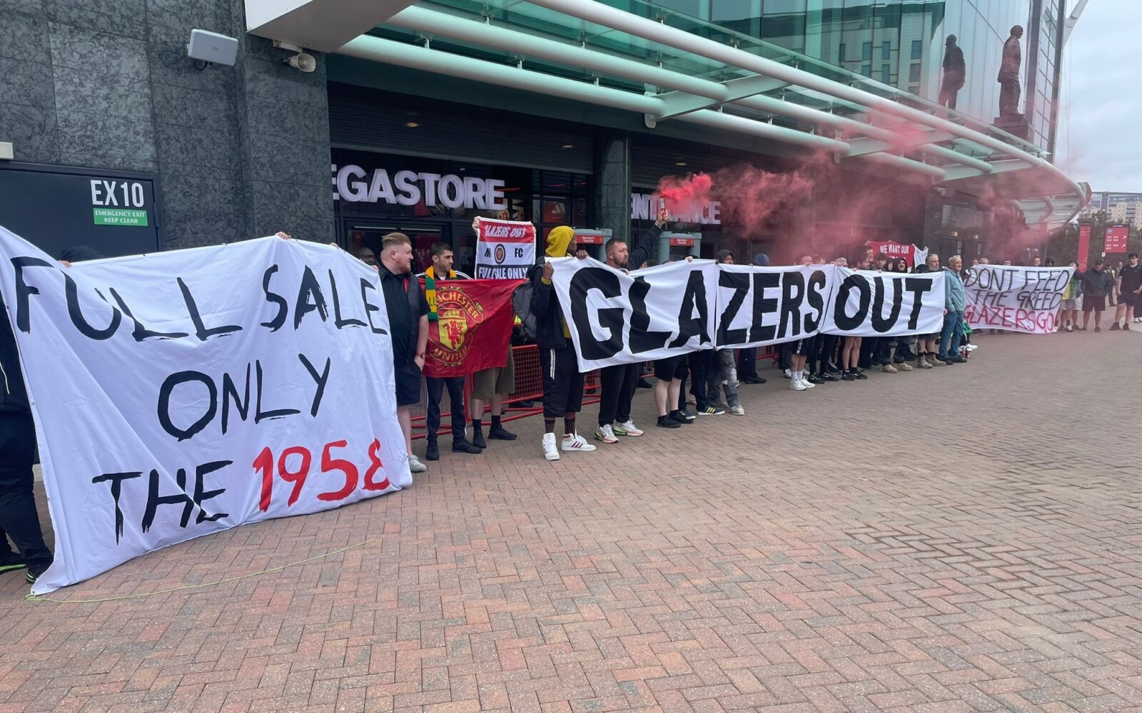 Man Utd News: Manchester United fans boycott release of their new shirt