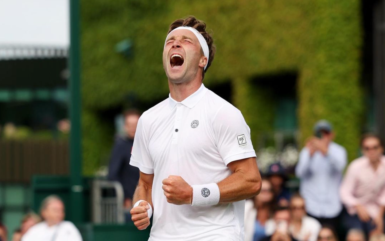 Liam Broady wins Wimbledon first round 2023