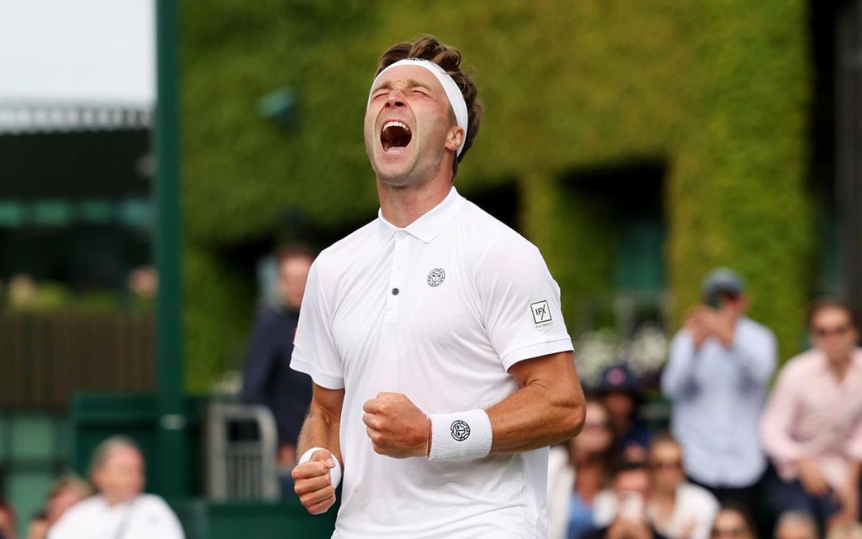 Stockports Liam Broady Batters His Way Into Wimbledon Second Round