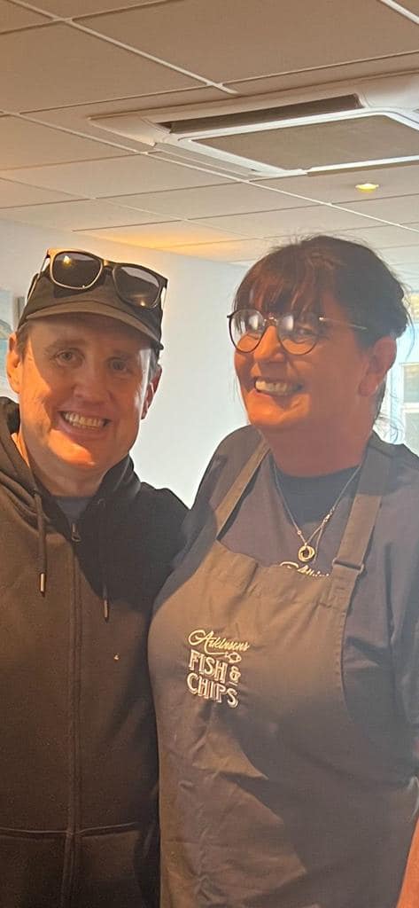 Peter Kay surprises chip shop staff as he pops in for tea