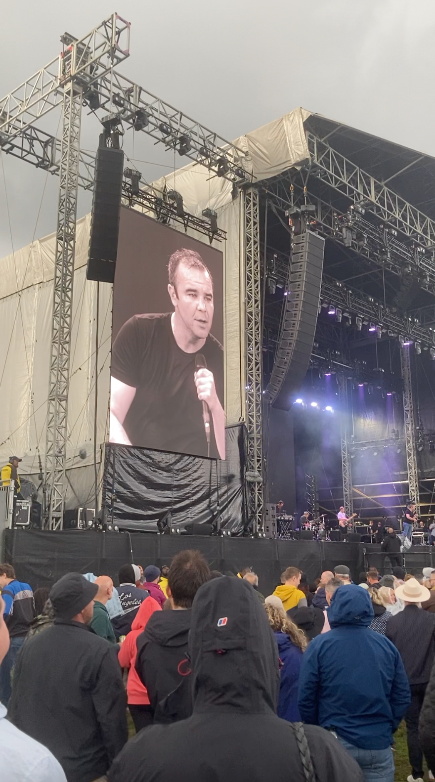 future islands supporting noel gallagher