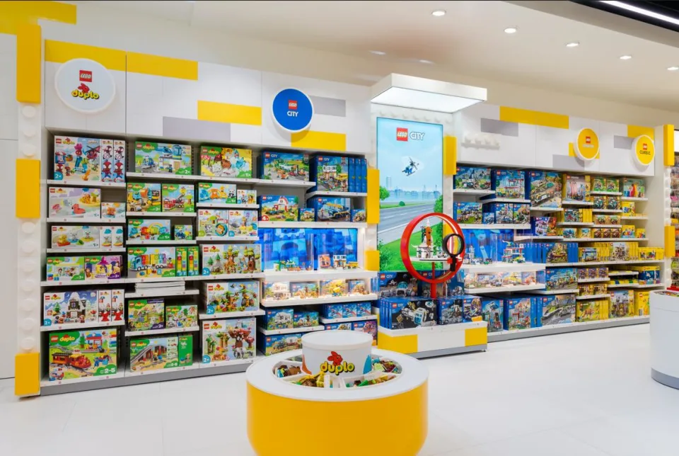 new lego shop opening in trafford centre