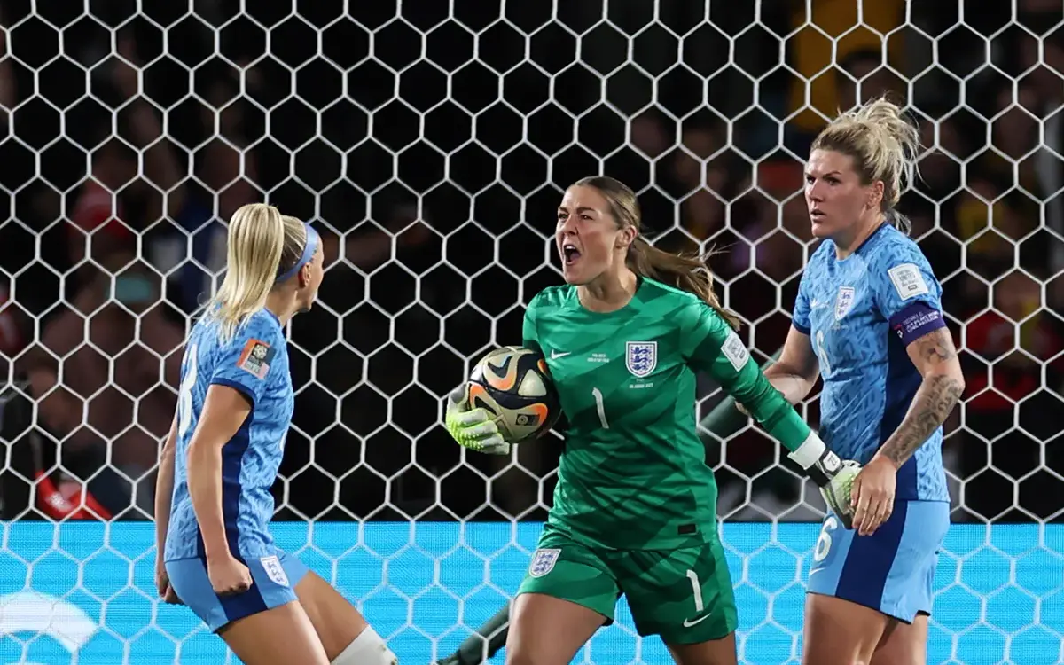 England's Earps questions Nike over goalkeeper shirt statement