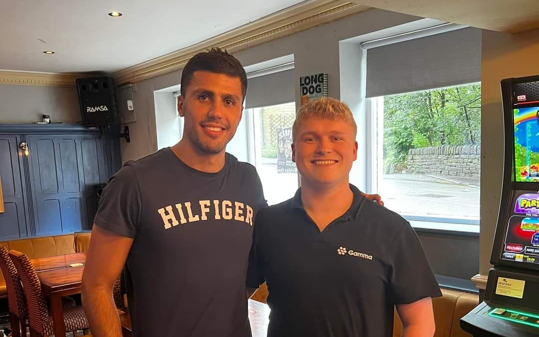 City fan gets photo with Rodri in Rochdale pub