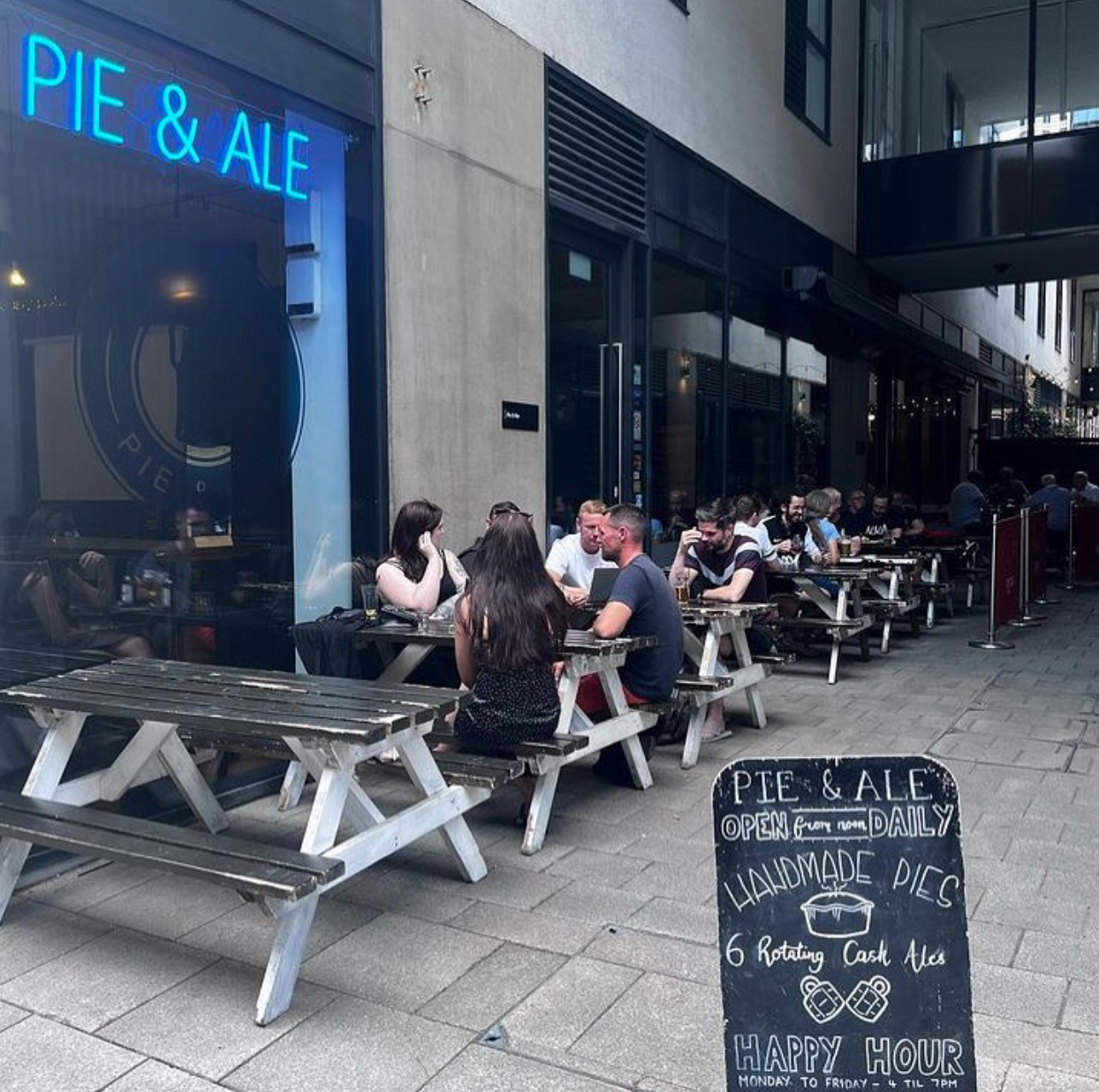 does pie and ale show sport?