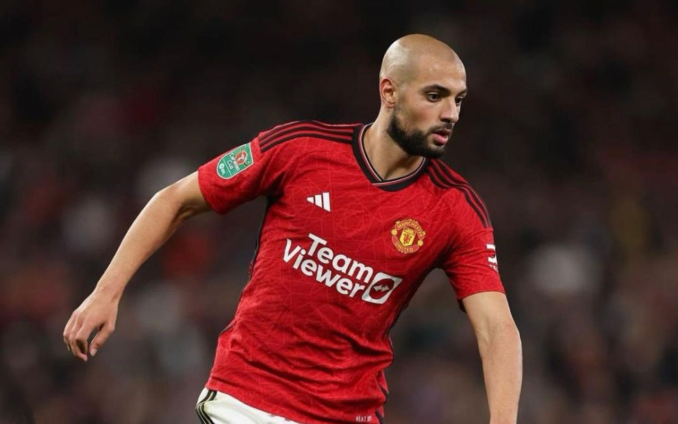 Sofyan Amrabat impresses fans on home debut for Manchester United — and ...