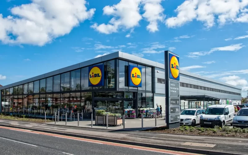 Lidl shutting boxing day Christmas opening times