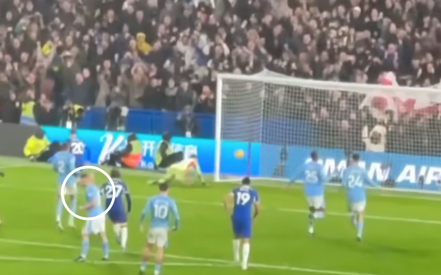 Mateo Kovacic celebrating Chelsea equaliser against Man City