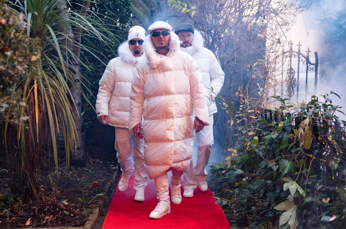 East 17 are doing free doorstep concerts this Christmas. 