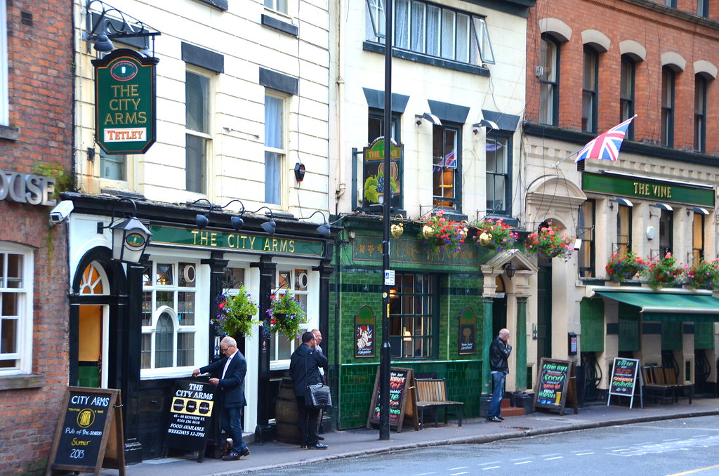 cosy pubs in manchester