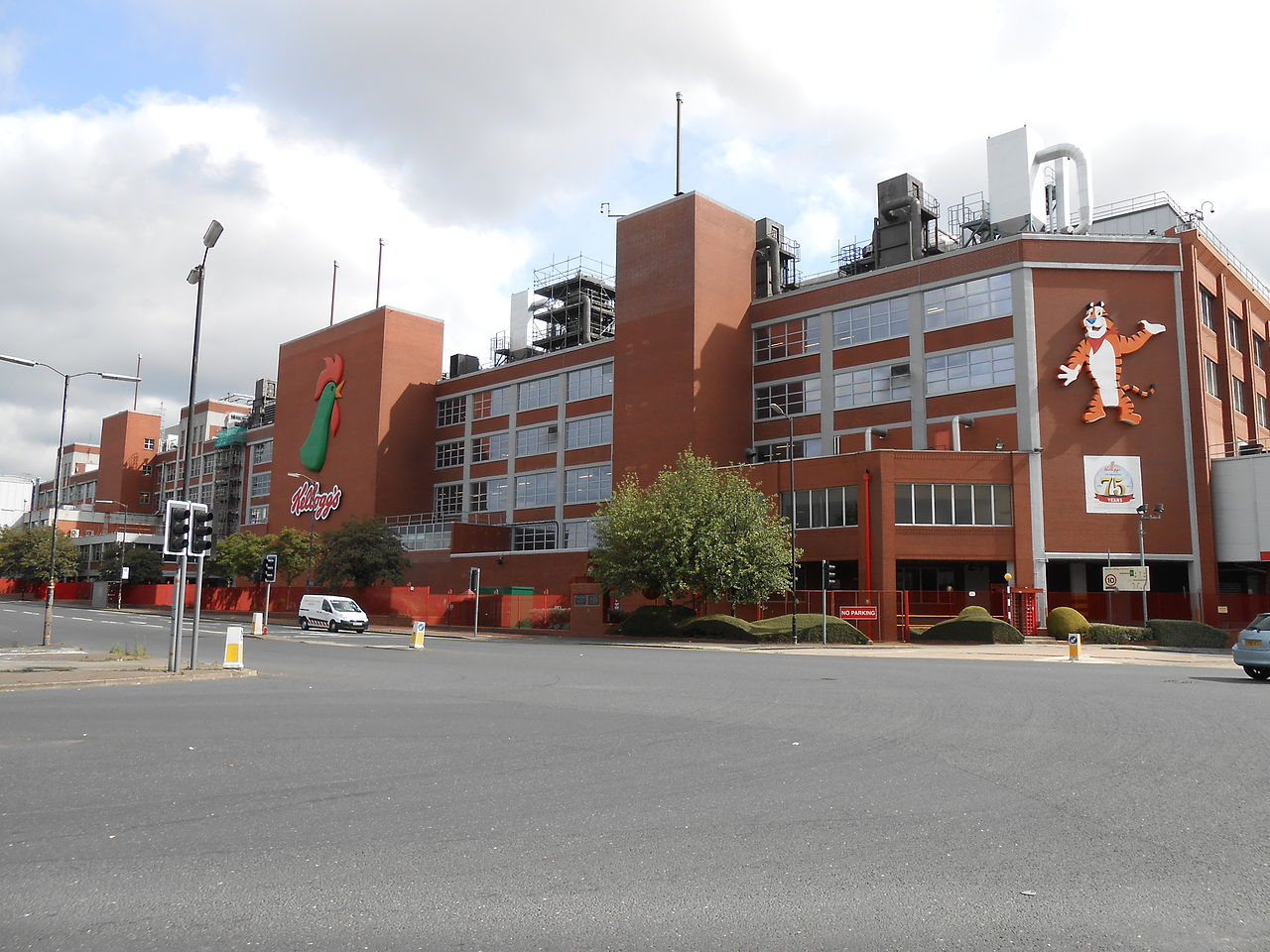 why is kellogg's shutting down trafford park factory?