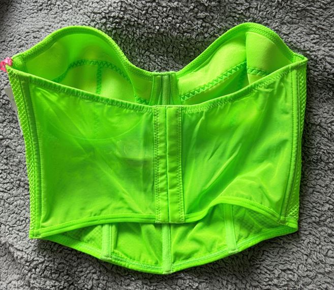 It's believed the woman found dead near Chorlton Water Park was wearing a Primark crop top like this - police are still trying to identify her body