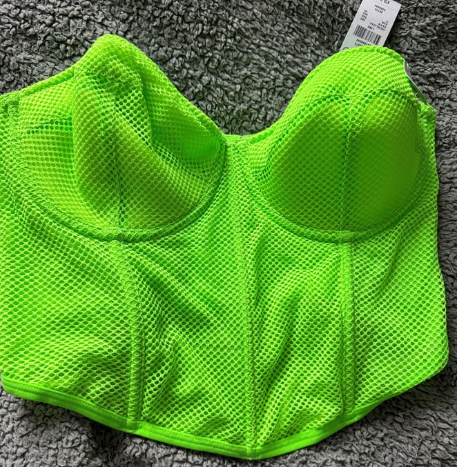 It's believed the woman found dead near Chorlton Water Park was wearing a Primark crop top like this - police are still trying to identify her body
