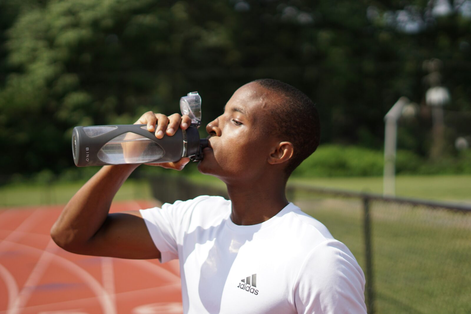 how much water should i drink during a marathon