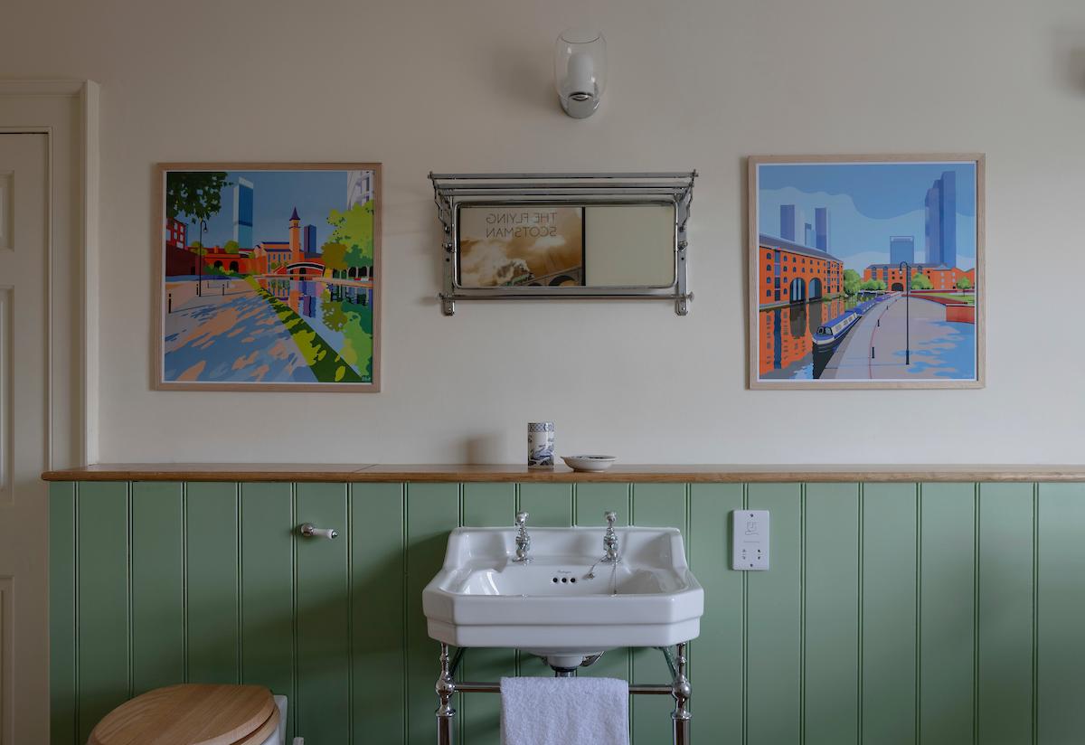 The bathroom in the restored The Station Agent's House in Manchester. Credit: Landmark Trust