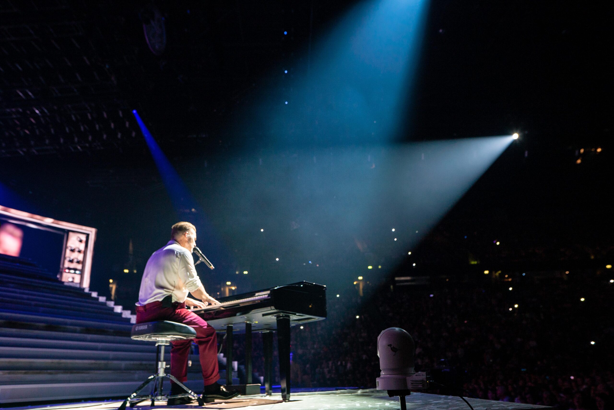 Gary Barlow taking to the piano in Manchester. Credit: RHM Productions