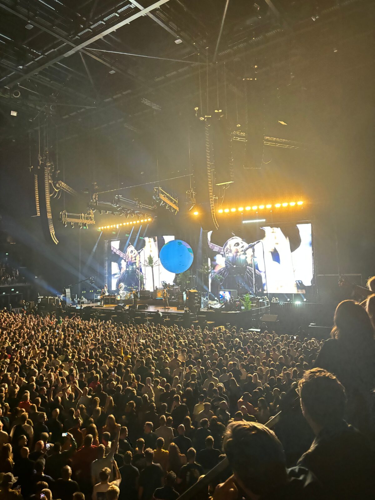 liam gallagher manchester review first night