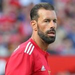 Ruud van Nistelrooy approached by Manchester United to join ten Hag's backroom staff