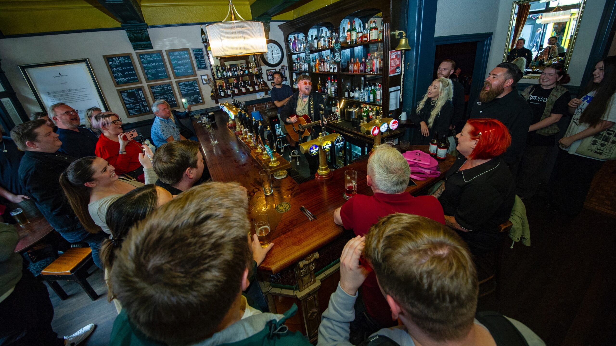 The Lottery Winners surprise gig at The Castle Hotel pub Manchester